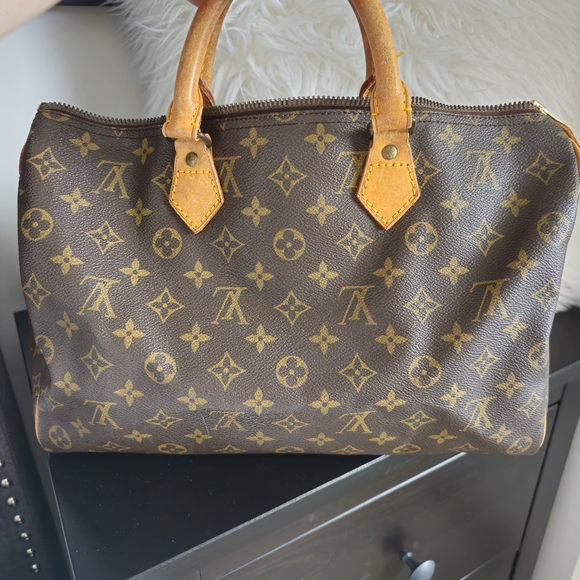 SOLD // Authentic Louis Vuitton Speedy 35 - Picture 4 of 10